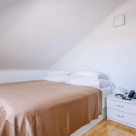 Curic Apartment *